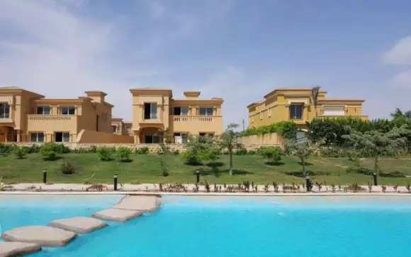 Villa for sale in Cairo Alex Desert Road Royal Royal Meadows
